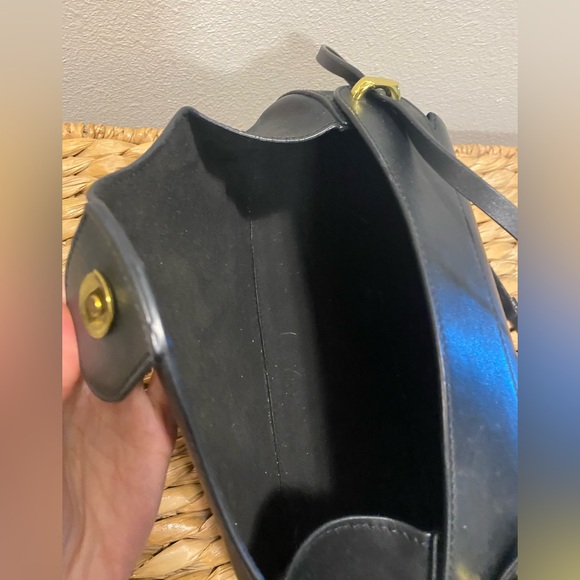 Yuzefi Black Oval Leather Bag - Picture 9 of 9